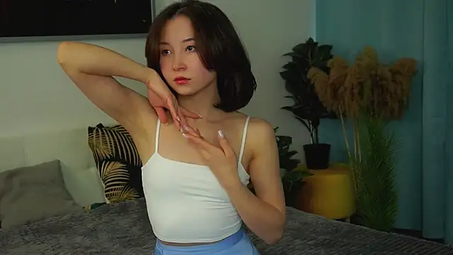 VeronaCritchlow online show from 03-11-25, 07:48