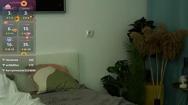 VeronaCritchlow online show from 03-18-25, 02:04