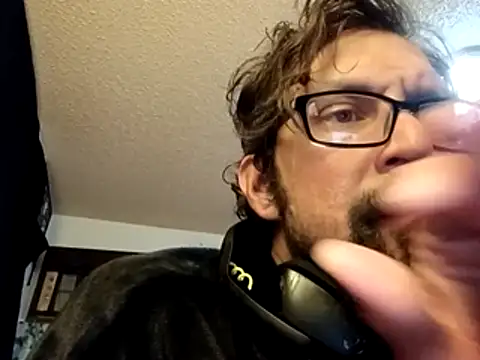 Snapshot of Johndis805 chatting on 10-28-25, 10:30 Johndis805 online show from 10-28-25, 10:30