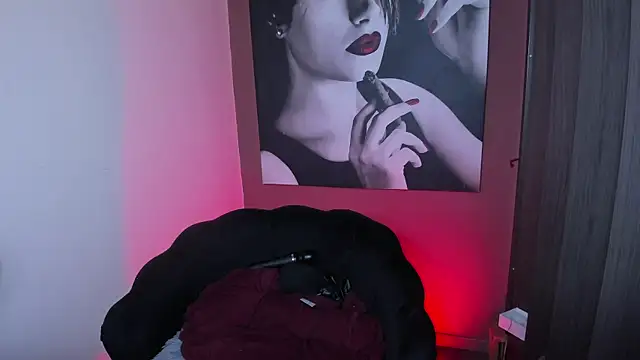 QueenOfHaze online show from 03-19-26, 04:33