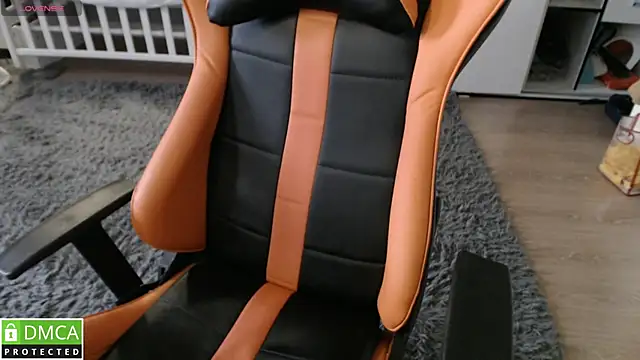 Snapshot of crystalyss chatting on 11-05-25, 03:17 crystalyss online show from 11-05-25, 03:17