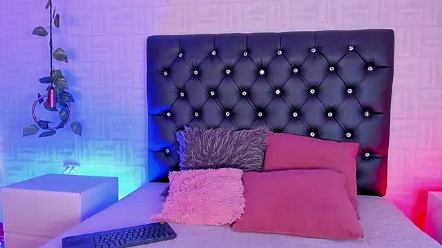 Hannah Jonhson online show from 02-04-25, 12:22