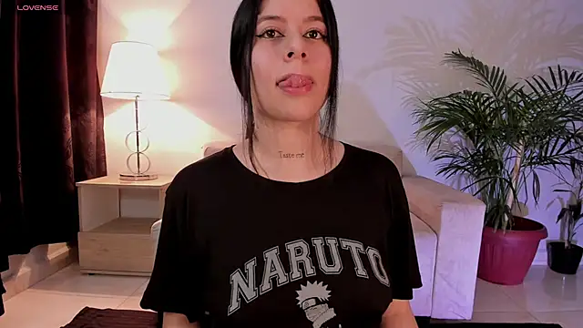 Snapshot of Hannah_Jonhson chatting on 02-11-26, 12:15 Hannah Jonhson online show from 02-11-26, 12:15