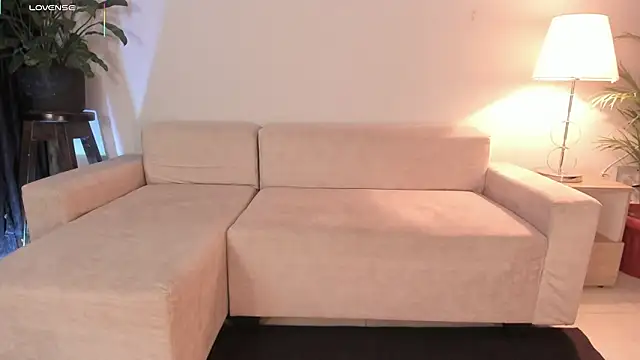 Hannah Jonhson online show from 03-12-26, 05:13