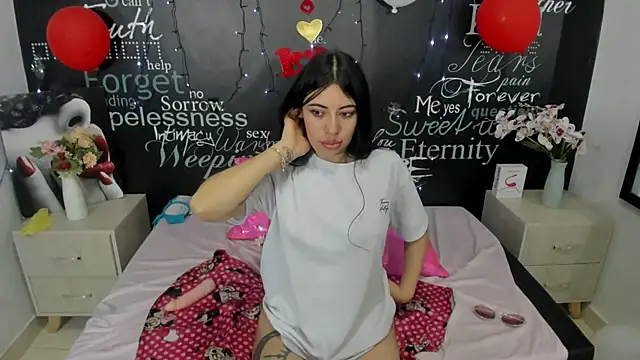 Snapshot of MelodyHott2 chatting on 03-11-25, 10:29 MelodyHott2 online show from 03-11-25, 10:29