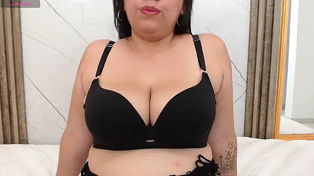 AmmyPike1 online show from 03-12-25, 06:22