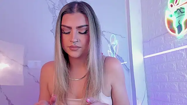 Snapshot of Valka_praskov chatting on 10-25-25, 01:29 Valka praskov online show from 10-25-25, 01:29