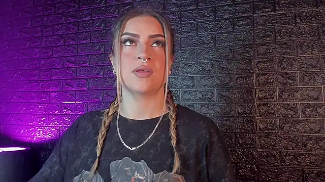 Snapshot of Valka_praskov chatting on 11-15-25, 01:18 Valka praskov online show from 11-15-25, 01:18