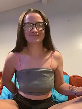 Snapshot of thequeenkendall2025 chatting on 02-13-25, 10:23 thequeenkendall2025 online show from 02-13-25, 10:23