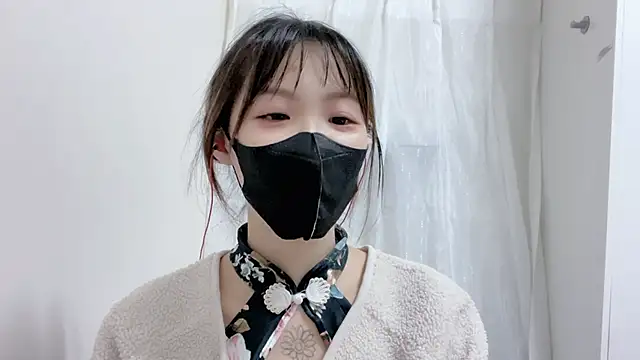 Snapshot of Chu1314 chatting on 02-26-25, 03:41 Chu1314 online show from 02-26-25, 03:41