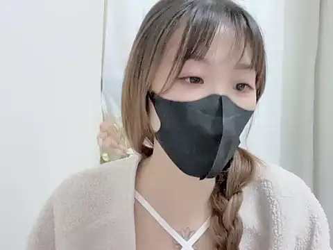 Snapshot of Chu1314 chatting on 03-08-25, 03:45 Chu1314 online show from 03-08-25, 03:45