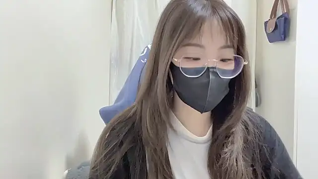 Snapshot of Chu1314 chatting on 11-25-25, 03:23 Chu1314 online show from 11-25-25, 03:23