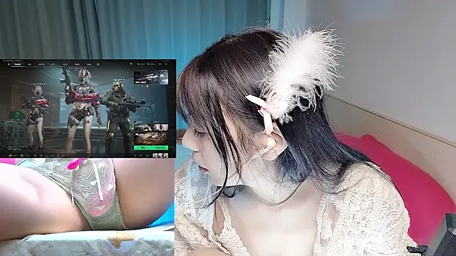 Snapshot of Song_99 chatting on 12-22-25, 12:35 Song 99 online show from 12-22-25, 12:35