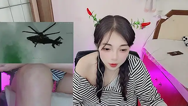 Snapshot of Song_99 chatting on 02-20-26, 06:26 Song 99 online show from 02-20-26, 06:26