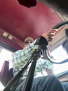 luiriv04 online show from 01-28-25, 05:03