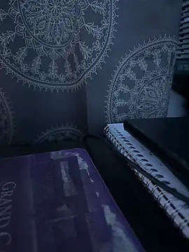 luiriv04 online show from 03-03-25, 08:16