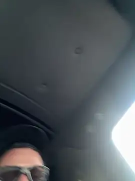 luiriv04 online show from 10-24-25, 01:51