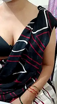 Snapshot of PRIYANKAUAE chatting on 01-26-25, 01:15 PRIYANKAUAE online show from 01-26-25, 01:15