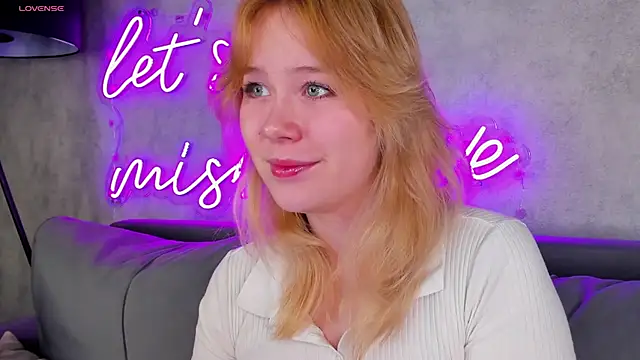 Snapshot of Amy_Kimberlly chatting on 09-26-25, 12:03 Amy Kimberlly online show from 09-26-25, 12:03