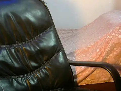 Snapshot of shutup_ chatting on 02-07-25, 04:03 shutup online show from 02-07-25, 04:03