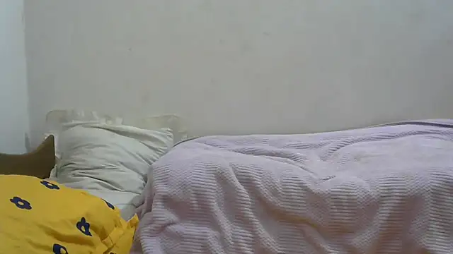 Snapshot of shutup_ chatting on 09-23-25, 06:55 shutup online show from 09-23-25, 06:55