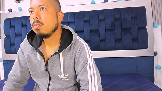 Snapshot of korvus_17 chatting on 01-24-25, 12:31 korvus 17 online show from 01-24-25, 12:31