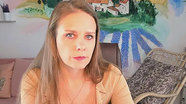 Snapshot of EmiliaBedy chatting on 02-08-25, 09:13 EmiliaBedy online show from 02-08-25, 09:13