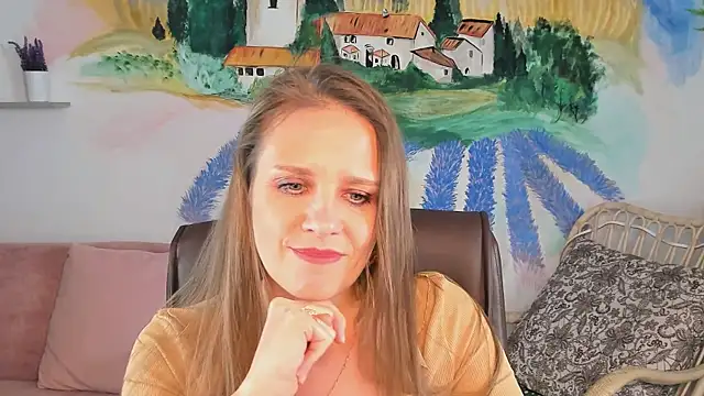 Snapshot of EmiliaBedy chatting on 02-08-25, 03:21 EmiliaBedy online show from 02-08-25, 03:21