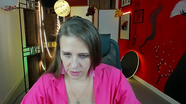 Snapshot of EmiliaBedy chatting on 02-11-25, 12:16 EmiliaBedy online show from 02-11-25, 12:16