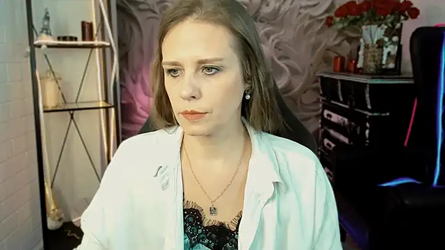 Snapshot of EmiliaBedy chatting on 02-15-25, 09:05 EmiliaBedy online show from 02-15-25, 09:05