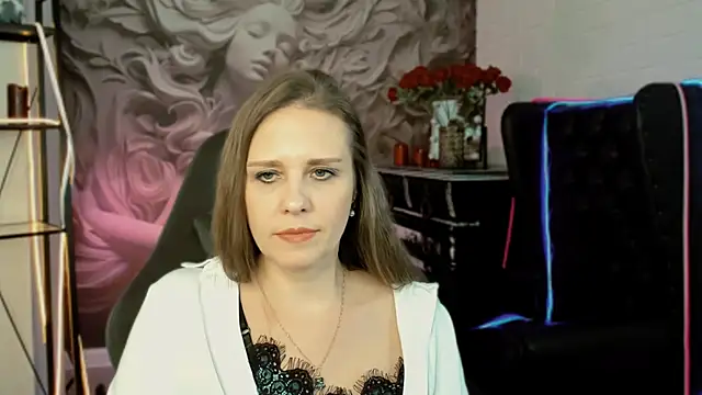 Snapshot of EmiliaBedy chatting on 02-15-25, 12:11 EmiliaBedy online show from 02-15-25, 12:11