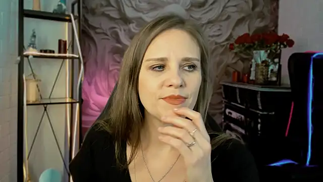 Snapshot of EmiliaBedy chatting on 02-17-25, 12:27 EmiliaBedy online show from 02-17-25, 12:27