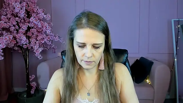 Snapshot of EmiliaBedy chatting on 02-24-25, 09:10 EmiliaBedy online show from 02-24-25, 09:10