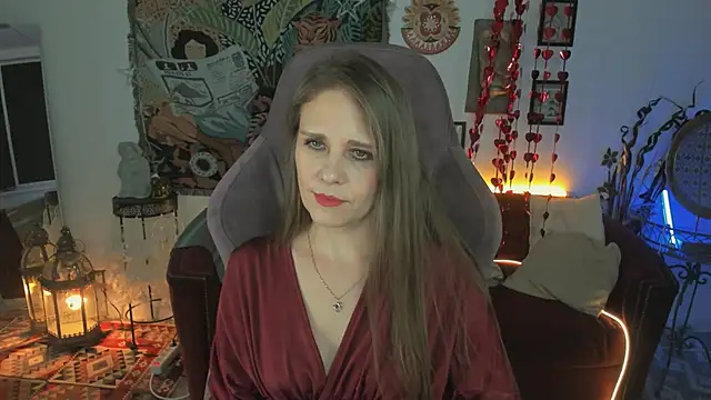 Snapshot of EmiliaBedy chatting on 03-03-25, 03:09 EmiliaBedy online show from 03-03-25, 03:09