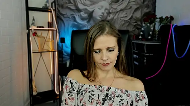 Snapshot of EmiliaBedy chatting on 03-14-25, 08:21 EmiliaBedy online show from 03-14-25, 08:21