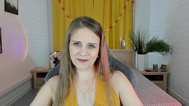 Snapshot of EmiliaBedy chatting on 03-15-25, 09:09 EmiliaBedy online show from 03-15-25, 09:09