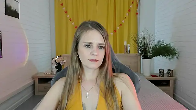 Snapshot of EmiliaBedy chatting on 03-15-25, 12:13 EmiliaBedy online show from 03-15-25, 12:13