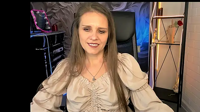 Snapshot of EmiliaBedy chatting on 03-19-25, 12:12 EmiliaBedy online show from 03-19-25, 12:12