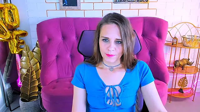 Snapshot of EmiliaBedy chatting on 11-08-25, 09:09 EmiliaBedy online show from 11-08-25, 09:09