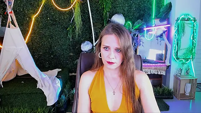 Snapshot of EmiliaBedy chatting on 11-15-25, 09:06 EmiliaBedy online show from 11-15-25, 09:06