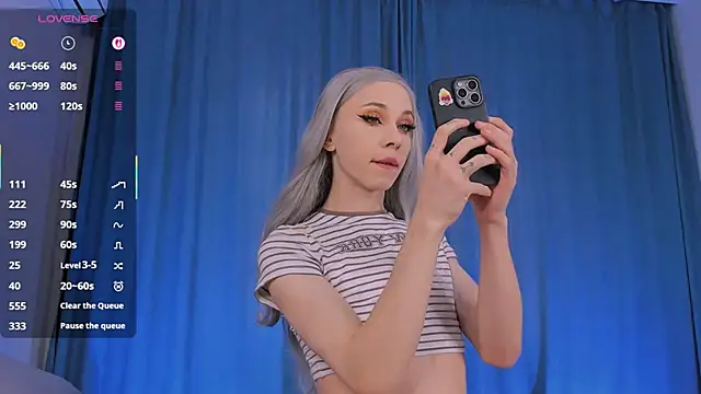 Shiny Jennifer online show from 11-08-25, 06:02