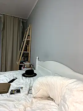 bunnythetailor online show from 10-15-25, 09:04