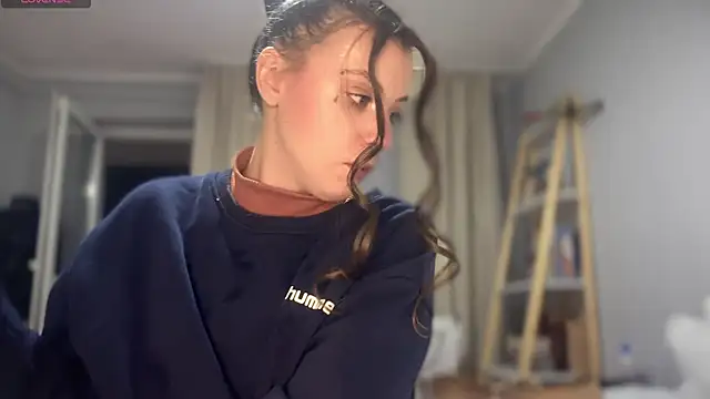 Snapshot of bunnythetailor chatting on 11-15-25, 05:42 bunnythetailor online show from 11-15-25, 05:42