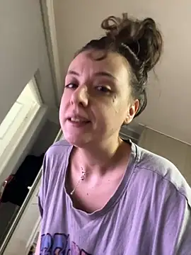 Snapshot of bunnythetailor chatting on 11-30-25, 08:35 bunnythetailor online show from 11-30-25, 08:35