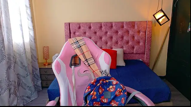 Snapshot of Sofii_cutee chatting on 01-17-26, 12:54 Sofii cutee online show from 01-17-26, 12:54