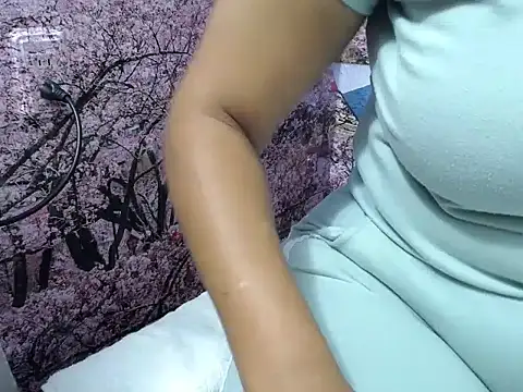 Snapshot of susy_pervertt chatting on 11-16-25, 02:44 susy pervertt online show from 11-16-25, 02:44