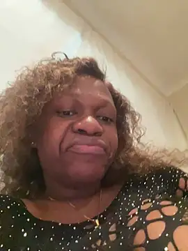 Snapshot of Boneca25 chatting on 03-17-25, 06:42 Boneca25 online show from 03-17-25, 06:42