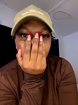 Snapshot of Boneca25 chatting on 10-19-25, 06:14 Boneca25 online show from 10-19-25, 06:14