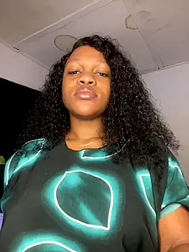 Snapshot of Boneca25 chatting on 10-23-25, 08:35 Boneca25 online show from 10-23-25, 08:35