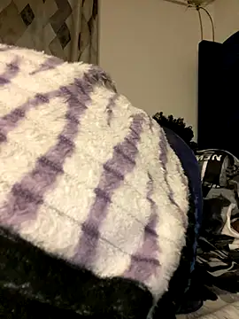 Snapshot of Boneca25 chatting on 11-20-25, 12:22 Boneca25 online show from 11-20-25, 12:22